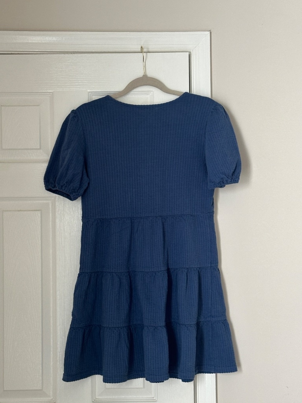 Boden Seersucker 100% cotton Blue Tiered Dress Short Sleeve Size 2 Mini Knee - Picture 7 of 9